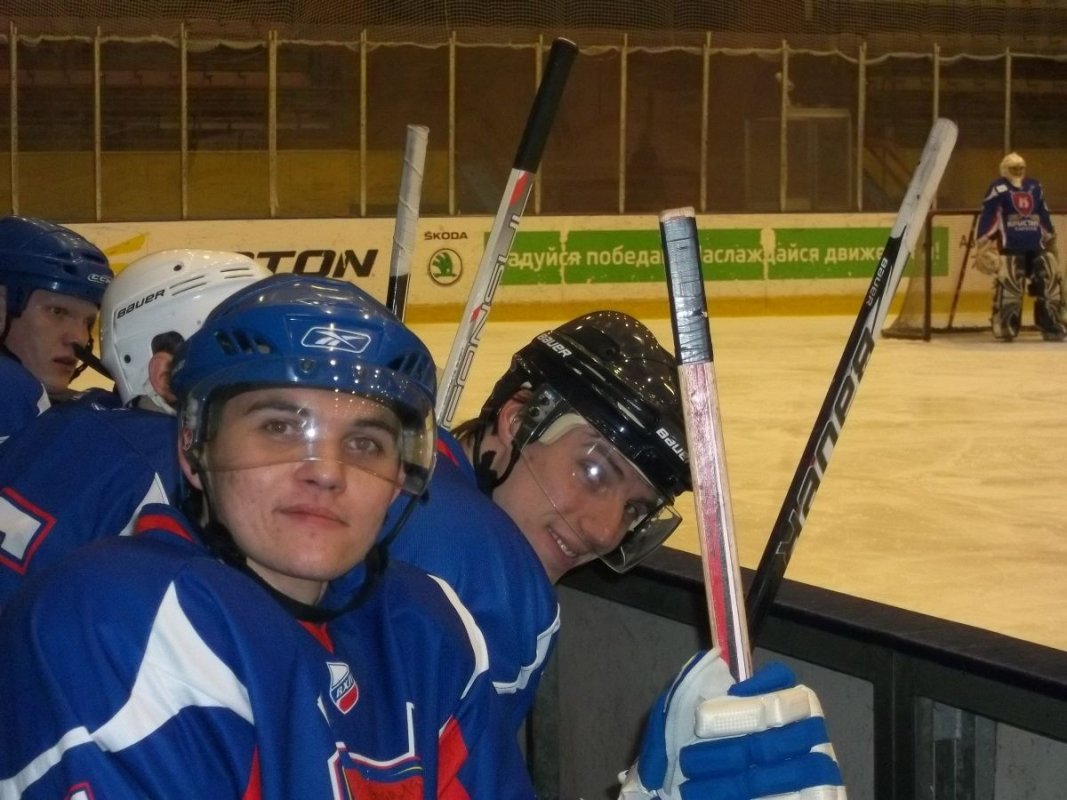 Саратовские чиновники выиграли хоккейный матч