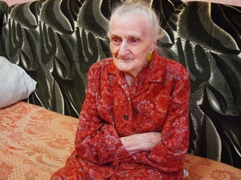 Оставшейся без жилья 92-летней пенсионеркой заинтересовались журналисты «Первого канала»