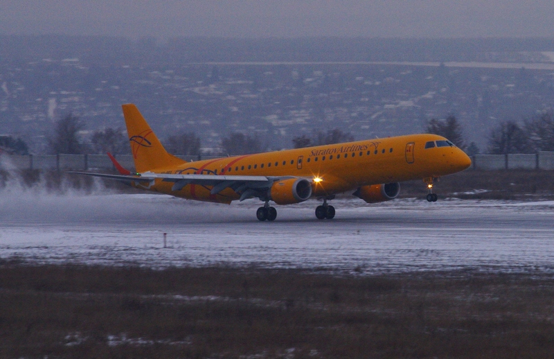 Embraer «Саратовских авиалиний» совершил свой первый рейс