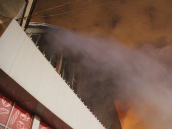 Полиция возбудила уголовное дело о поджоге по факту пожара на Сенном рынке