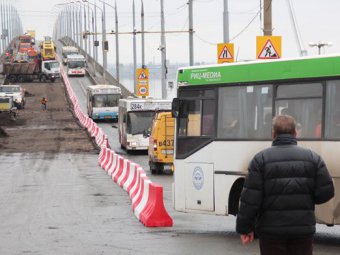 В первый день ремонта моста Саратов-Энгельс допущены нарушения, создавшие угрозу безопасности пассажиров
